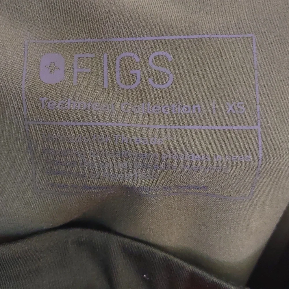 Figs Kade Cargo Scrub Pants - Dark Olive - Picture 3 of 4